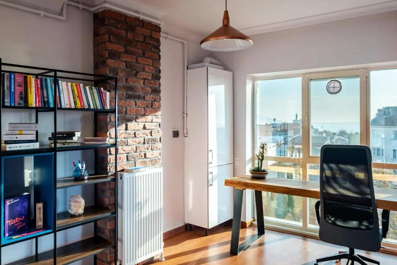 Sleek Flat Near Public Transportation In Maltepe Apartment Istanbul