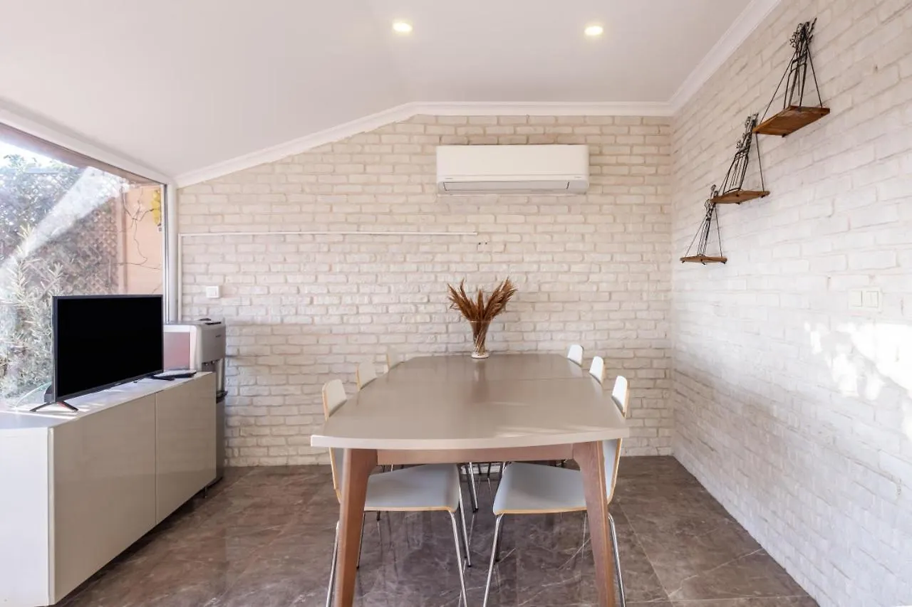 Sleek Flat Near Public Transportation In Maltepe Apartment Istanbul Turkey