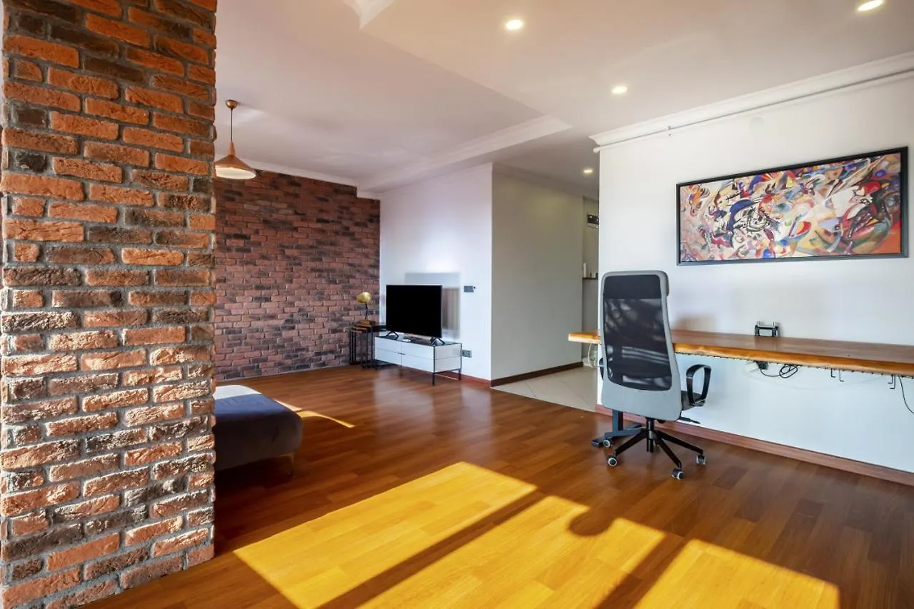 Sleek Flat Near Public Transportation In Maltepe Apartment Istanbul