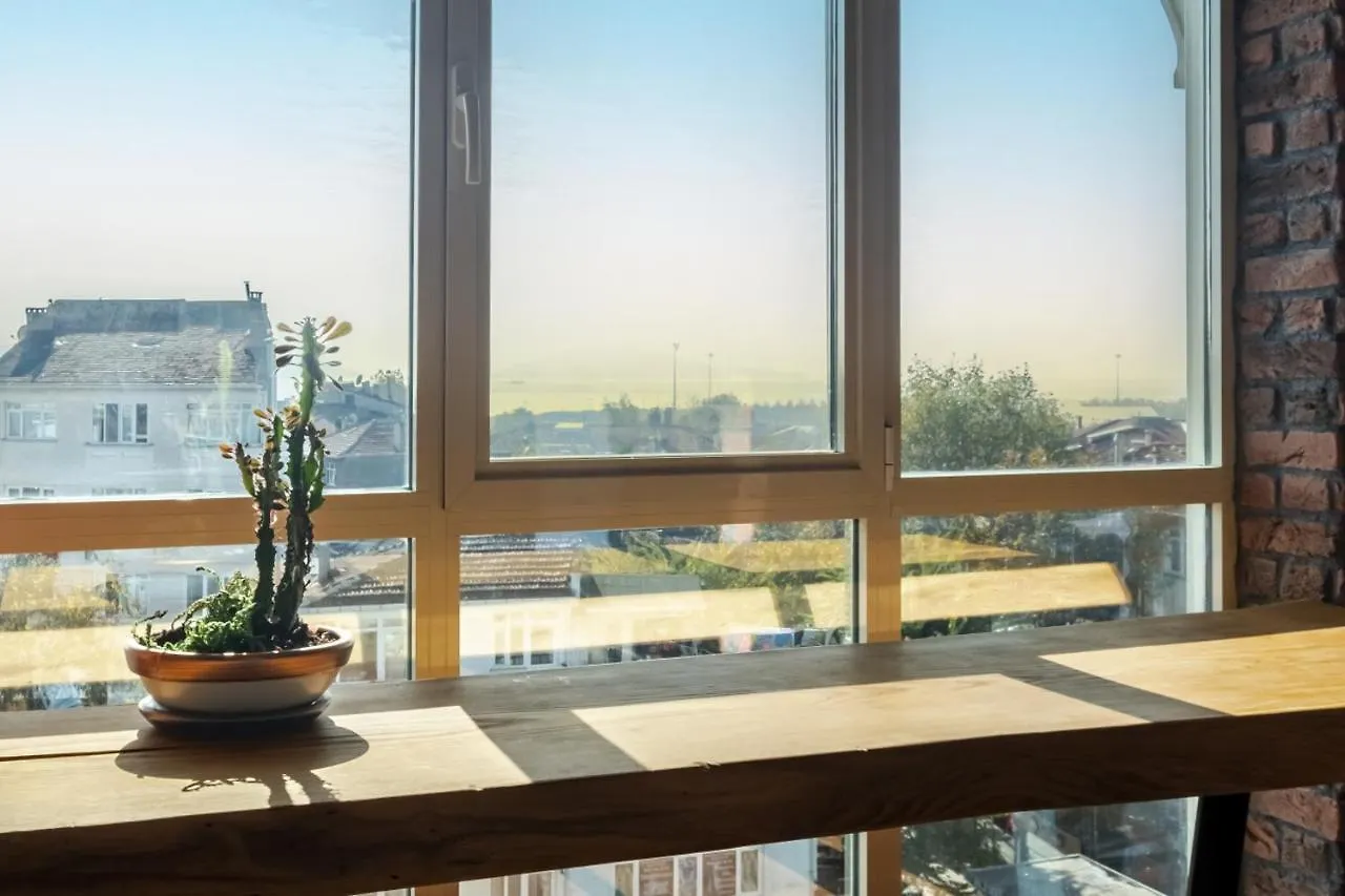 Sleek Flat Near Public Transportation In Maltepe Apartment Istanbul