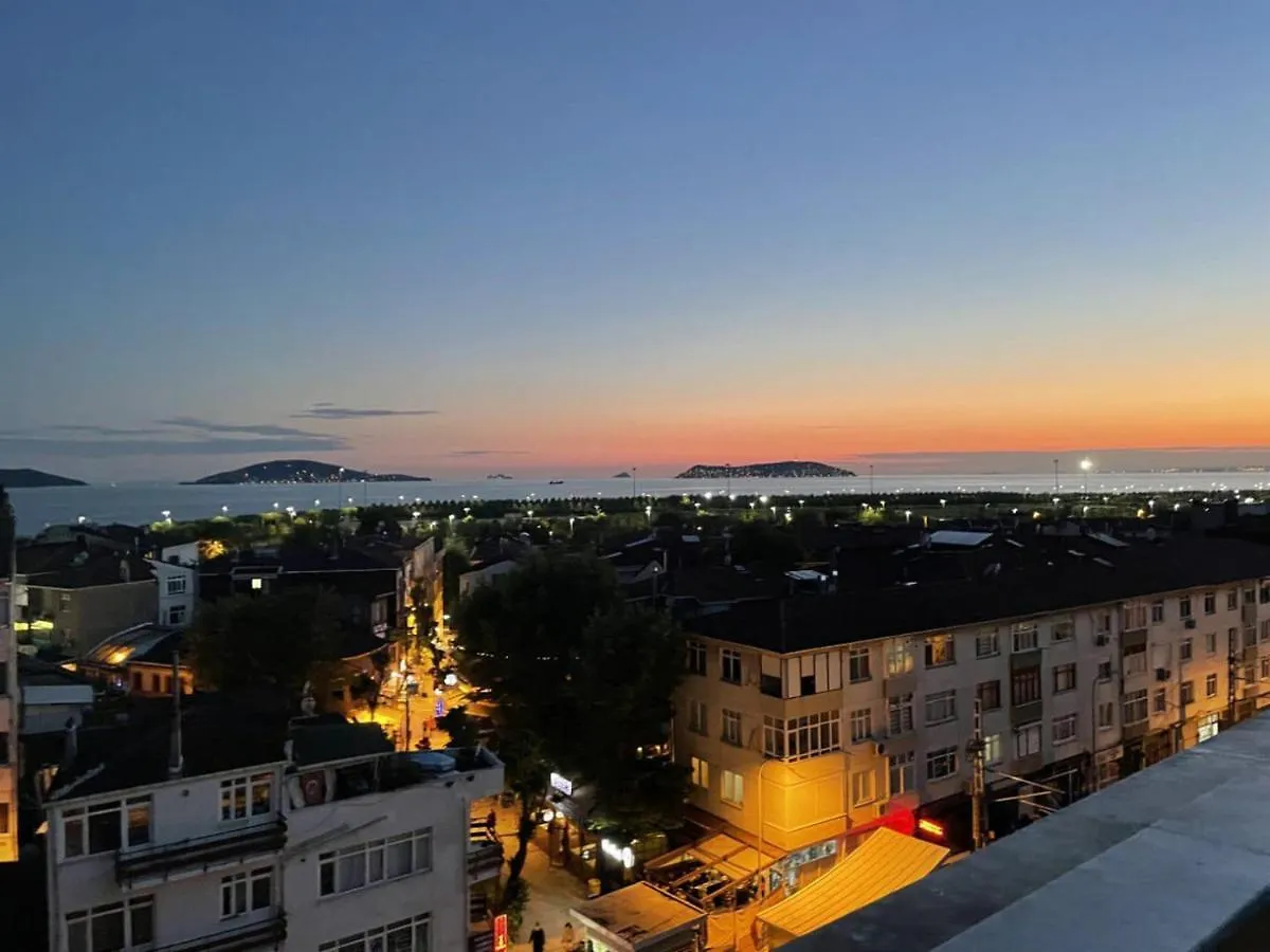 Sleek Flat Near Public Transportation In Maltepe Apartment Istanbul Turkey